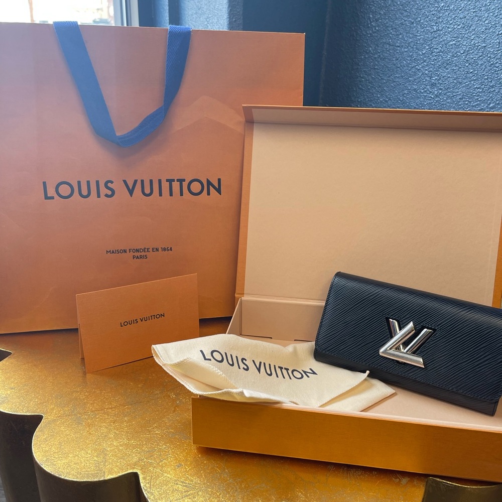 Louis Vuitton Twist Wallet | Sleek Black Epi Leather & Silver Hardware